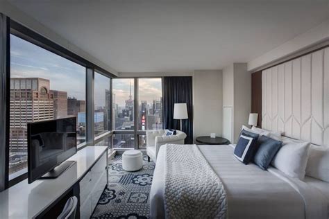 NYC Hotels: Rooms with a View | Luxury hotel room, Nyc hotel rooms, Hotel room design