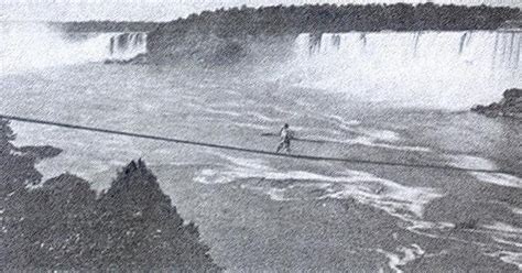 Charles Blondin walks across Niagara Falls on a tightrope in 1859. [1271 × 847] : r/HistoryPorn