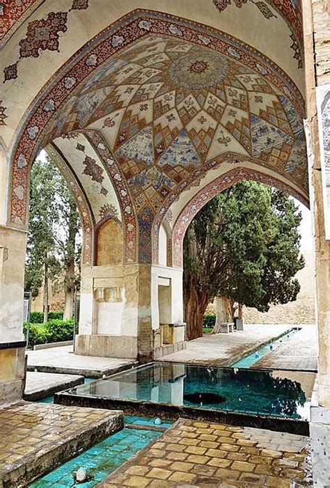 FIN GARDEN The oldest standing Persian garden (BAGH-E FIN)