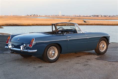 Official Buying Guide: MGB Roadster - The Quintessential British Roadster