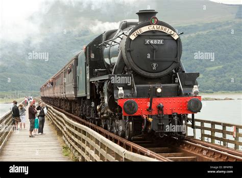 LMS 4-6-0 Black 5 locomotive number 44871 pulling "The Cambrian Stock Photo: 30838173 - Alamy