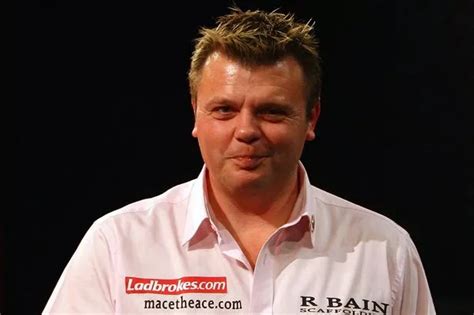 Ex-darts star who now does World Champs punditry once 'cleaned suicide ...