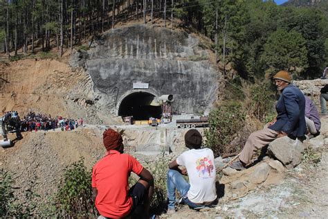 India Rescue Effort Continues for 40 Workers Trapped in a Tunnel - The ...