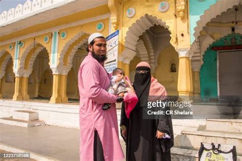 125 Tomb Of Aurangzeb Stock Photos, High-Res Pictures, and Images - Getty Images