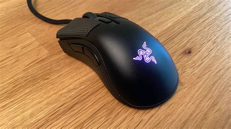 Razer DeathAdder V2 Mini Review | PCMag