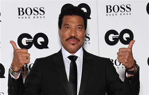 Lionel Richie responds to Adele's song 'Hello' by posting meme on ...