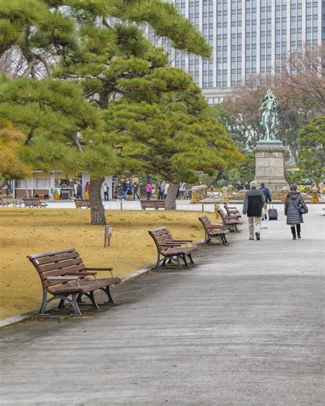 Imperial Palace Exterior Gardens, Tokyo, Japan Editorial Photo - Image of outdoor, tourist ...