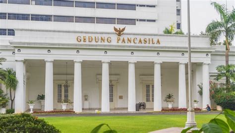 Gedung Pancasila Wisata Indonesia - IMAGESEE