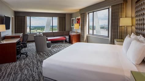 St. Louis Hotel Rooms & Suites with Views | Hyatt Regency St. Louis at The Arch