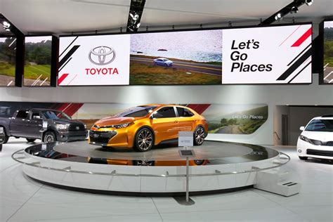 Toyota - Detroit Auto Show 2013 :: Behance