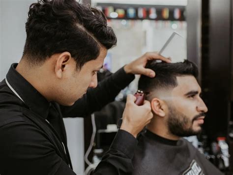 Curso de peluquería para hombres | Euroinnova