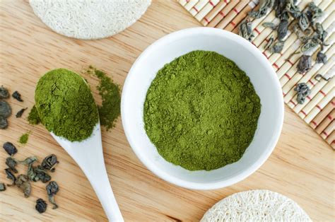 Chlorella vs Spirulina: What’s The Difference? (+Benefits)