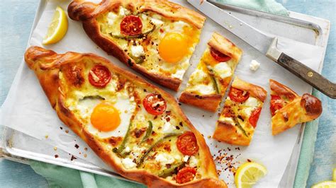 Turkish Pide Bread Recipe with vegetarian filling of Egg, Cheese and ...