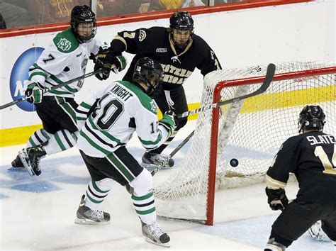 WMU hockey falls to North Dakota 3-1 in NCAA tournament | MLive.com