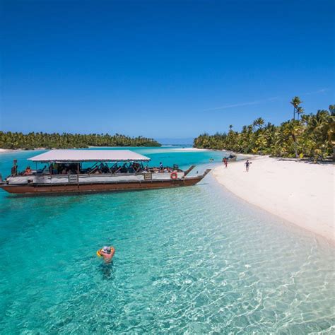 Aitutaki-lagoon-1-gorgeous-cook-islands-travelsandliving - Travels And ...