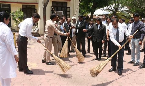 Indore: Judges wield the broom in Family Court