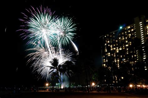 Hilton Hawaiian Village Fireworks Show Stock Photo - Download Image Now ...