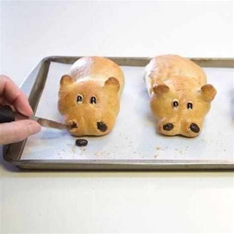 16 Adorable Animal-Shaped Bread Recipes For Kids