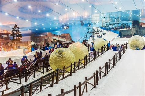 Ski Dubai at the Mall of the Emirates | Travelvui