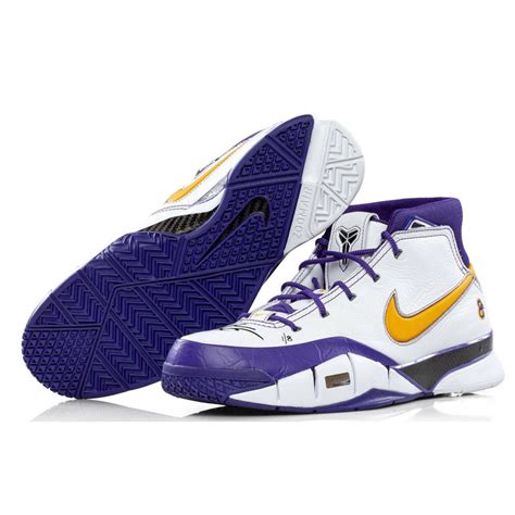 Kobe Bryant Signed Pair of (2) LE Nike Kobe 1 Protro Basketball Shoes ...