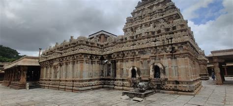 The Bhoga Nandeeshwara Temple is a magnificent example of Dravidian ...