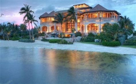 39 Luxury Beach House Design Ideas - Homiku.com | Luxury beach house ...