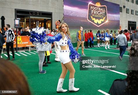 Savannah Guthrie attends Halloween show on "Today" at Rockefeller... News Photo - Getty Images