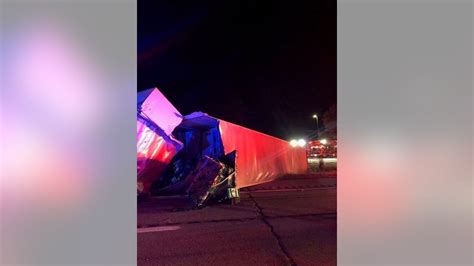 2 dead after semi-truck crosses US-23 median, causing multi-vehicle crash | FOX 2 Detroit