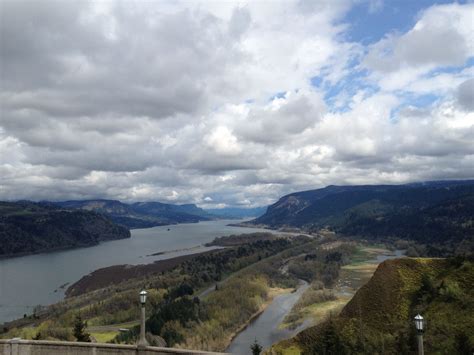 Crown Point in Oregon :) so beautiful Crown Point, Oregon, Traveling, River, Mountains, Natural ...