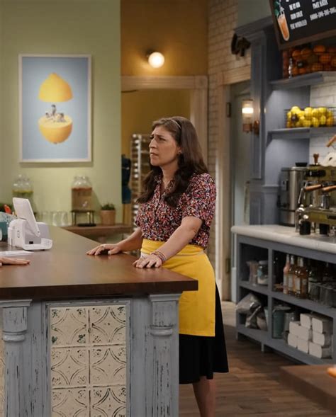 Mayim Bialik Reacts to Call Me Kat Cancellation, Teases What Would Have ...