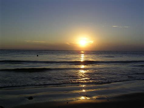 File:Sunset-at-Sea.jpg - Wikimedia Commons