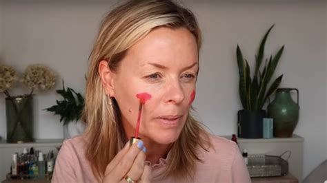 Why You Might Want To Avoid The Lipstick-As-Blush Hack If You Have ...