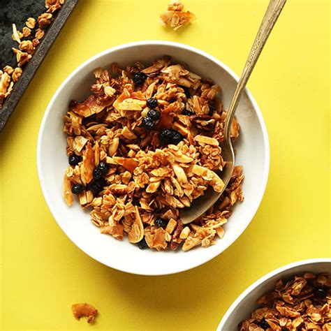 Super Chunky Coconut Granola | Minimalist Baker Recipes