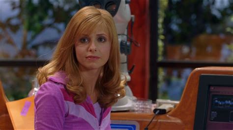 Daphne Blake (Sarah Michelle Gellar) | Scoobypedia | FANDOM powered by ...