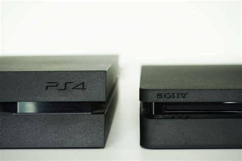 IN PHOTOS: How the PS4 Slim compares to the the original PS4