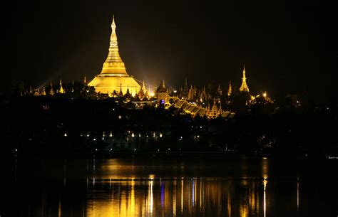 Buddha Quotes Online: Shwedagon Pagoda Image : Myanmar