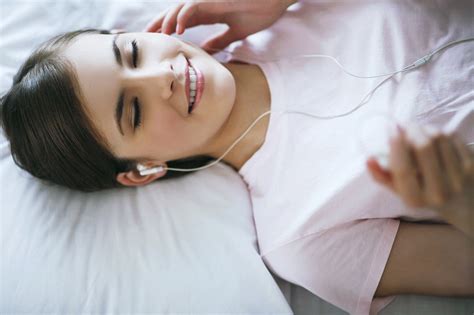 Best Binaural Beats for Sleep - What Really Works? - Zero to Infinitude