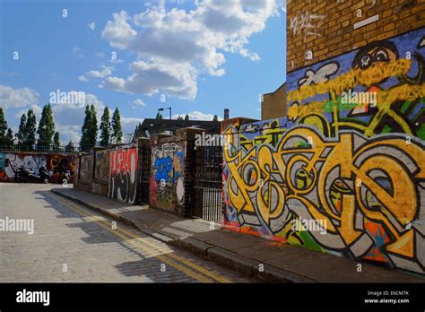 Graffiti wall art in Shoreditch, London Stock Photo - Alamy