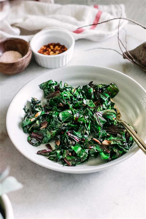 Sautéed Beet Greens ⋆ No-Waste Beet Leaves Side Dish Recipe!