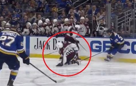 Avalanche F Mikko Rantanen goes down with leg or ankle injury | Larry ...