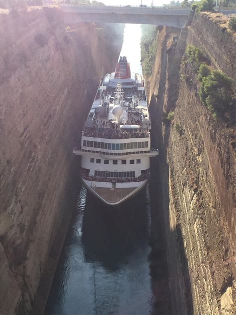 Incredible photos of longest cruise ship ever passing through Isthmus ...