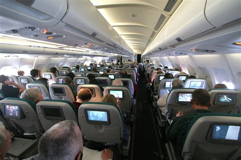 Cabin of Aer Lingus A330-200 EI-DAA - a photo on Flickriver