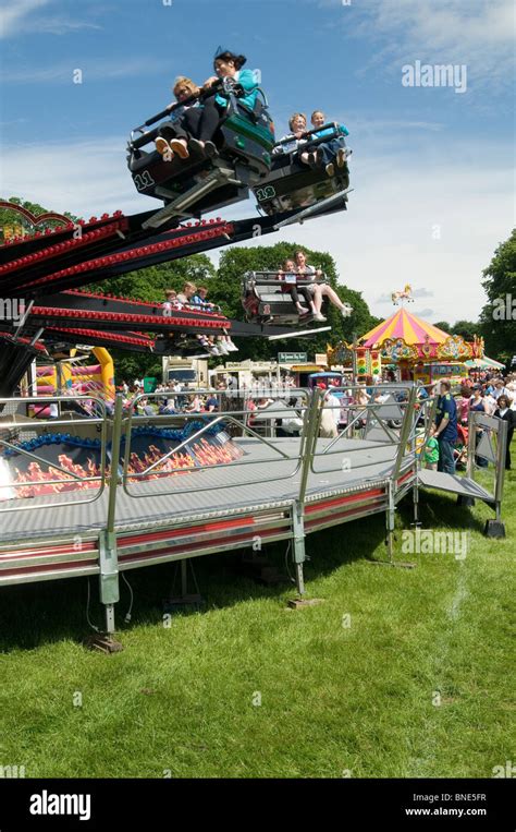 funfair ride fun fair rides waltzer spin around spinning spining spun ...