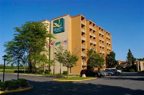 Oshawa Hotels in Oshawa (ON) - Room Deals, Photos & Reviews