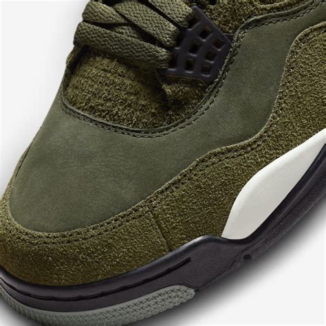 ON-FEET LOOK AT THE AIR JORDAN 4 CRAFT MEDIUM OLIVE