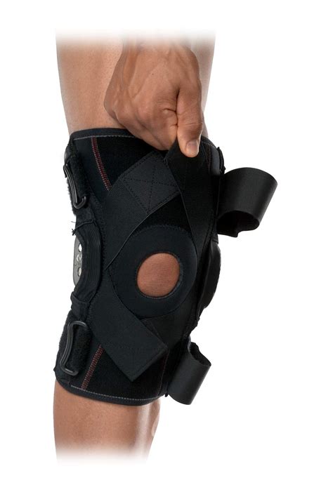 McDavid Maximum Support Knee Brace with Hinges (429X). Compression and ...