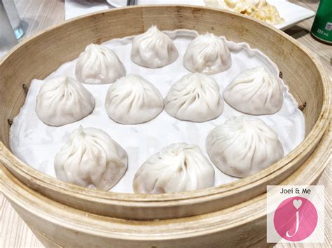 The First Din Tai Fung Xiao Long Bao Bar in Power Plant Mall. - Joei & Me