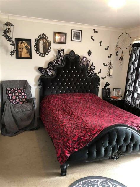 Gothic | Dark home decor, Gothic decor bedroom, Room inspiration