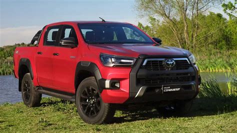 Toyota Hilux 2023 chega às concessionárias com nova versão Conquest