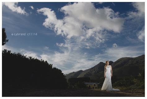 Julia + Paul: Haute Cabriere, Franshhoek » Photographer – Sybrand Cillié